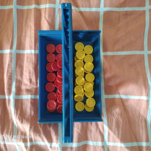 Connect Four Vertical Checkers Strategy Game 1981 new