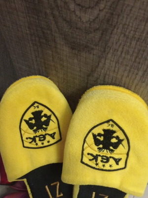 AEK Parex children's slippers used, size 32-33, yellow