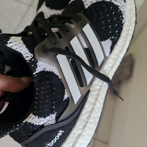 Adidas athletic shoes new, size 39, black and white