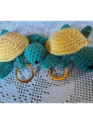 Turtle keychain new, crocheted
