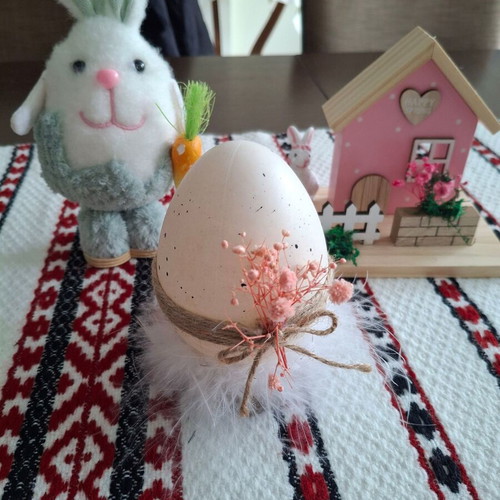 Easter set of 3 pieces like new