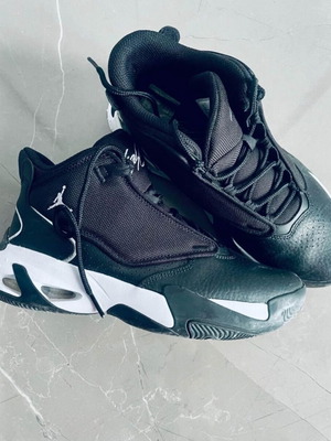 Nike Jordan Air Trainers new, black and white, EU 39