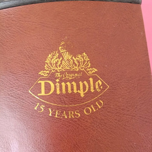 Dimple wooden trunk used with leather details
