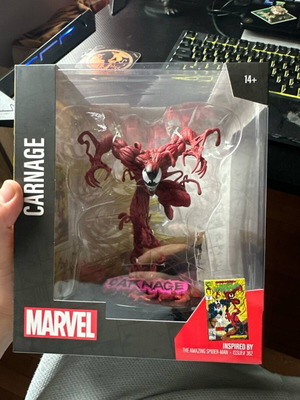 McFarlane Carnage figure like new, limited edition with stand