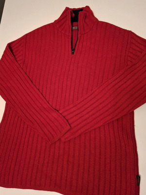 Combos Knitwear men's red sweater like new