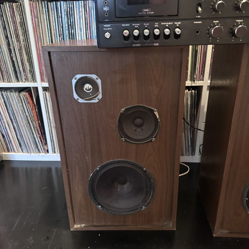 Vintage Trident sound system used, needs repair, moderate wear