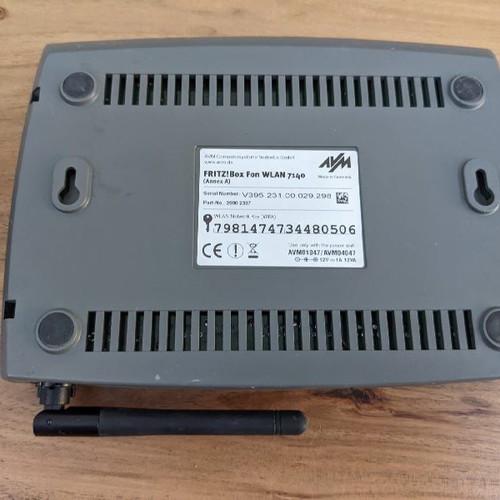 Fritz!Box Fon WLAN 7140 like new with original power adapter