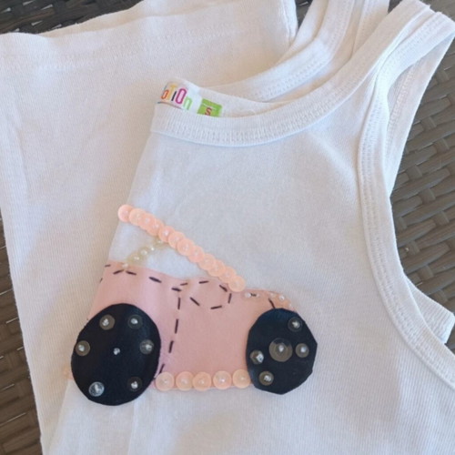 Devotion t-shirt Small white with sewn car and beads like new