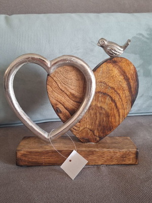 Wooden table decor with hearts and silver bird new