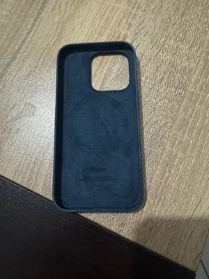 Θήκη iPhone 15pro μεταχειρισμένη γνήσια