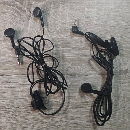 Chargers and headphones Nokia, Sony Ericsson, Samsung, Motorola, Alcatel used