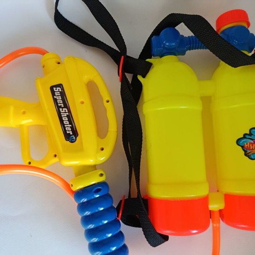 Water Gun with Backpack Water Container like new