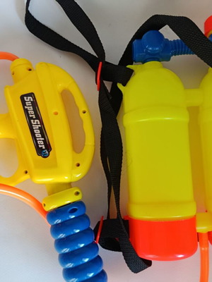 Water Gun with Backpack Water Container like new