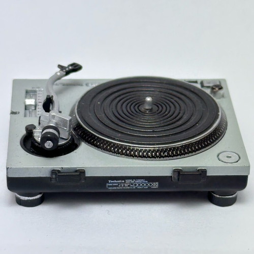 Technics SL-1200 MK2 miniature turntable with cover, no needle