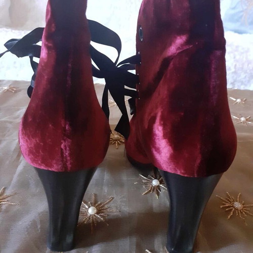 YvesSaintLaurent velvet boots size 36, red burgundy