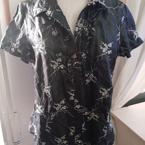 Polamiso black blouse with white embroidered flowers like new, size 44