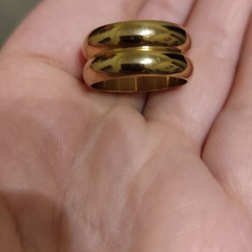 Gold-colored stainless steel ring new, size 8