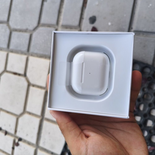 Bluetooth earbuds