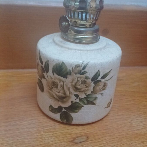 Decorative lamp like new with wick and decoupage technique