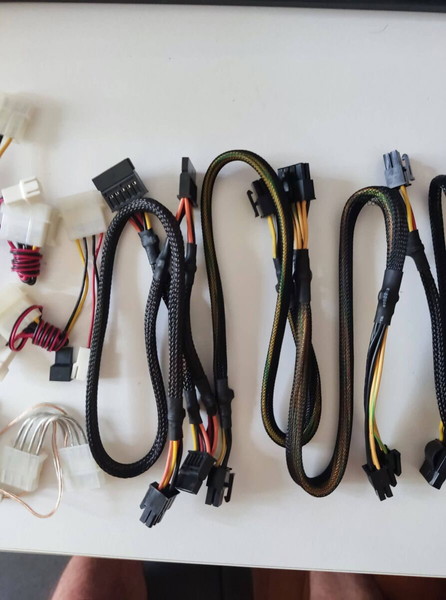 Box with ATX PSU Power Adapter Cables