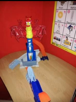 Hotwheels dragon track like new