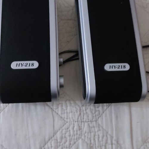 Portable stereo speakers like new, USB powered, 3.5mm cable