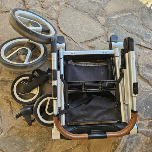 Mutsy i2 Baby Stroller like new with extras