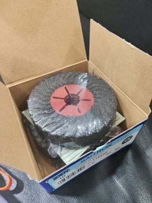 Sanding discs and sanding sponges new