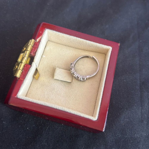 Silver ring with white stones like new