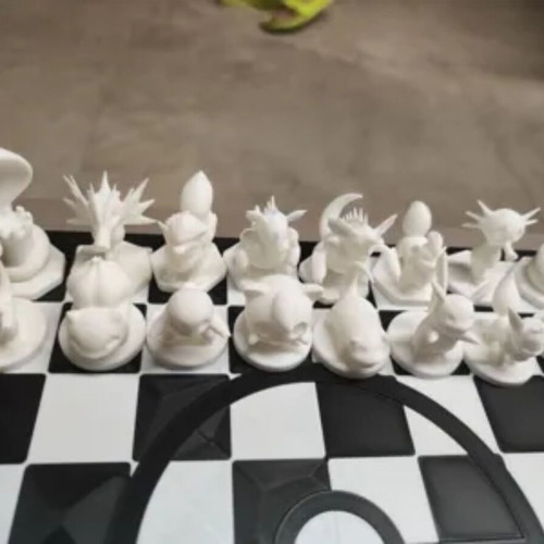 Pokemon chess set like new, printed pieces without board