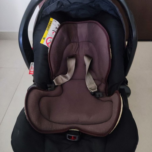 Baby stroller used, very light and foldable