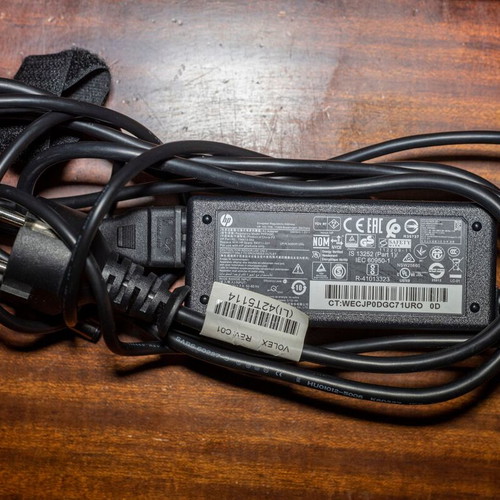 HP laptop power adapter 65W original, like new, model Adapter PPP009C