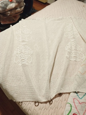 Crochet window curtain with rings, like new, 98x125 cm