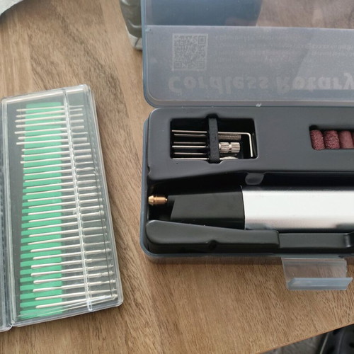 Cordless rotary pen new with 2 sets of 30 bits