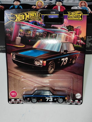 Hot Wheels 2025 Premium Boulevard #111 '73 Volvo 142 GL new