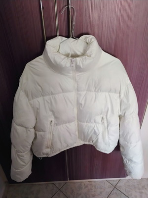 Cropped puffer jacket Bershka size M white like new