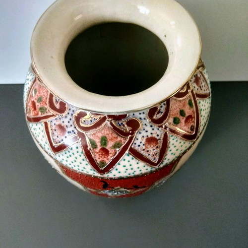 Decorative Chinese vase used, height 26 cm