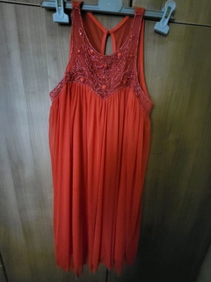Summer dress with coral embroidery like new, size L