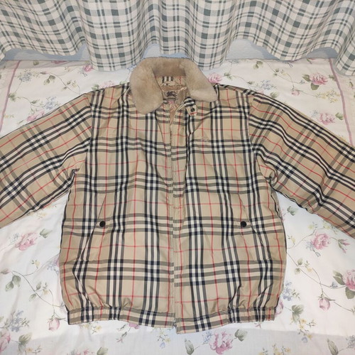 Supreme x Burberry Shearling Puffer jacket like new, beige