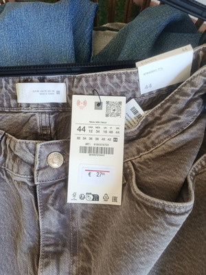 Γυναικείο τζιν ZARA Straight Fit μέγεθος 44 σαν καινούργιο, γκρι ξεβαμμένο