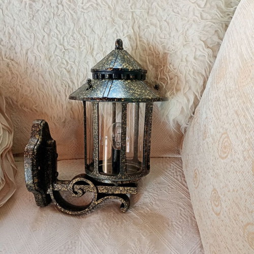 Metal outdoor light like new
