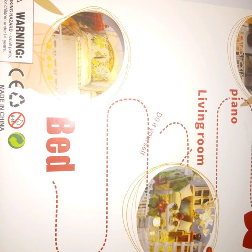DIY Miniature Dollhouse with LED lighting like new, hobby craft