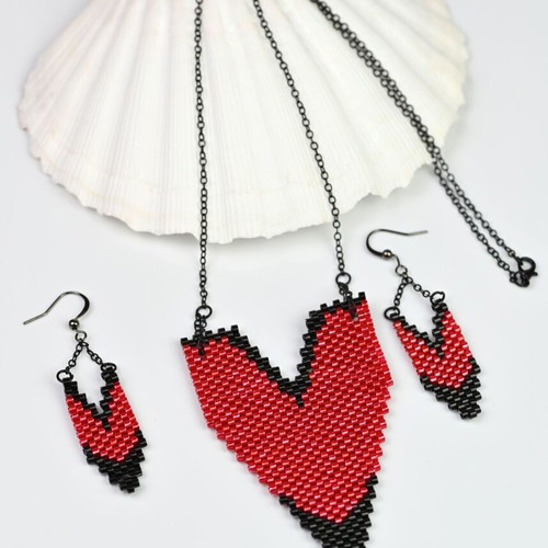 Strast jewelry set custom made with necklace and earrings in black and red