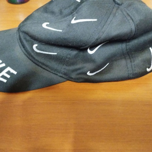 Nike hat one size genuine like new