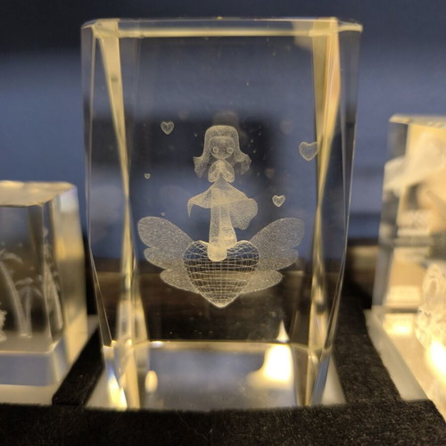 Glass 3D decorative piece 5x5x8 new