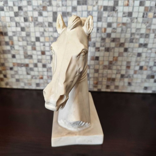 Horse statue used, plaster, 20 cm height