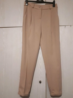 Anel beige pants like new with pleats and side pockets