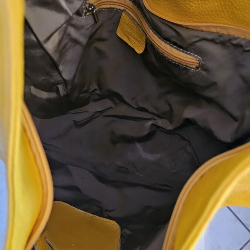 Italy leather shoulder bag used, yellow