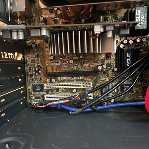Desktop computer used with ASUS M2R32-MVP motherboard and MSI R5670 graphics card