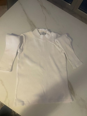 Girl's white shirt size 152 cm like new